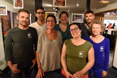 Florent Corvaisier, musicien, Samuel Lebrun, modérateur, Martine Pannetier, éducatrice, Pauline Oger, éducatrice, Mathilde Barraud, musicienne, Jérémie Maller, psychologue et Pascale Huclon, musicienne.DR